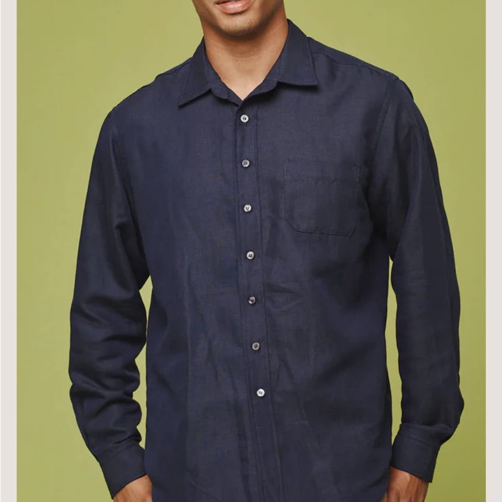 Jungmaven size men’s medium “Hampton”collared button down.
